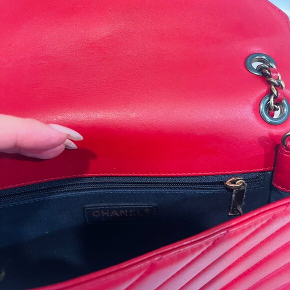 Chanel Small Pyramid CC Flap Bag β Red Lambskin (2015, Made in France) - Picture 8 of 10